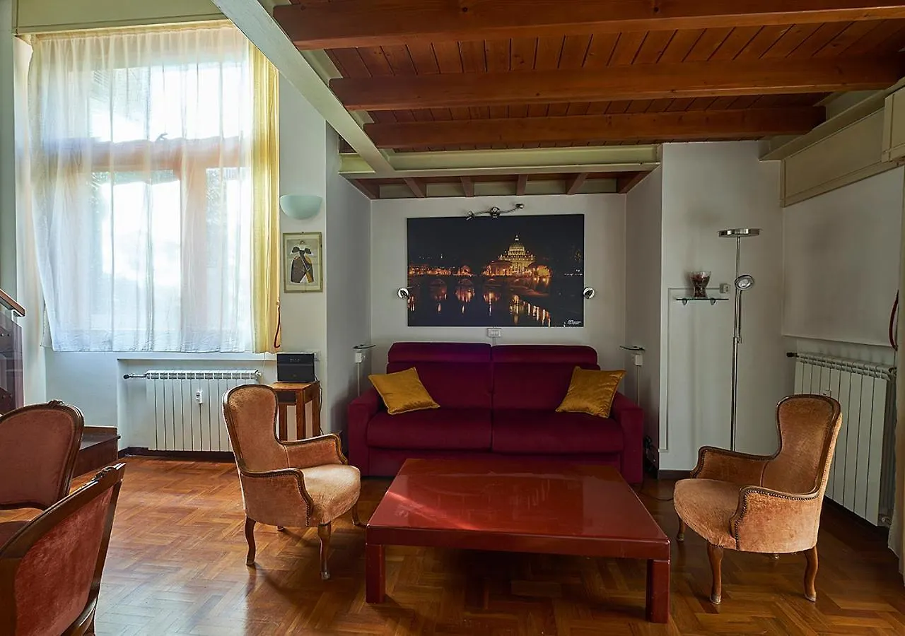 Crimson Guest House